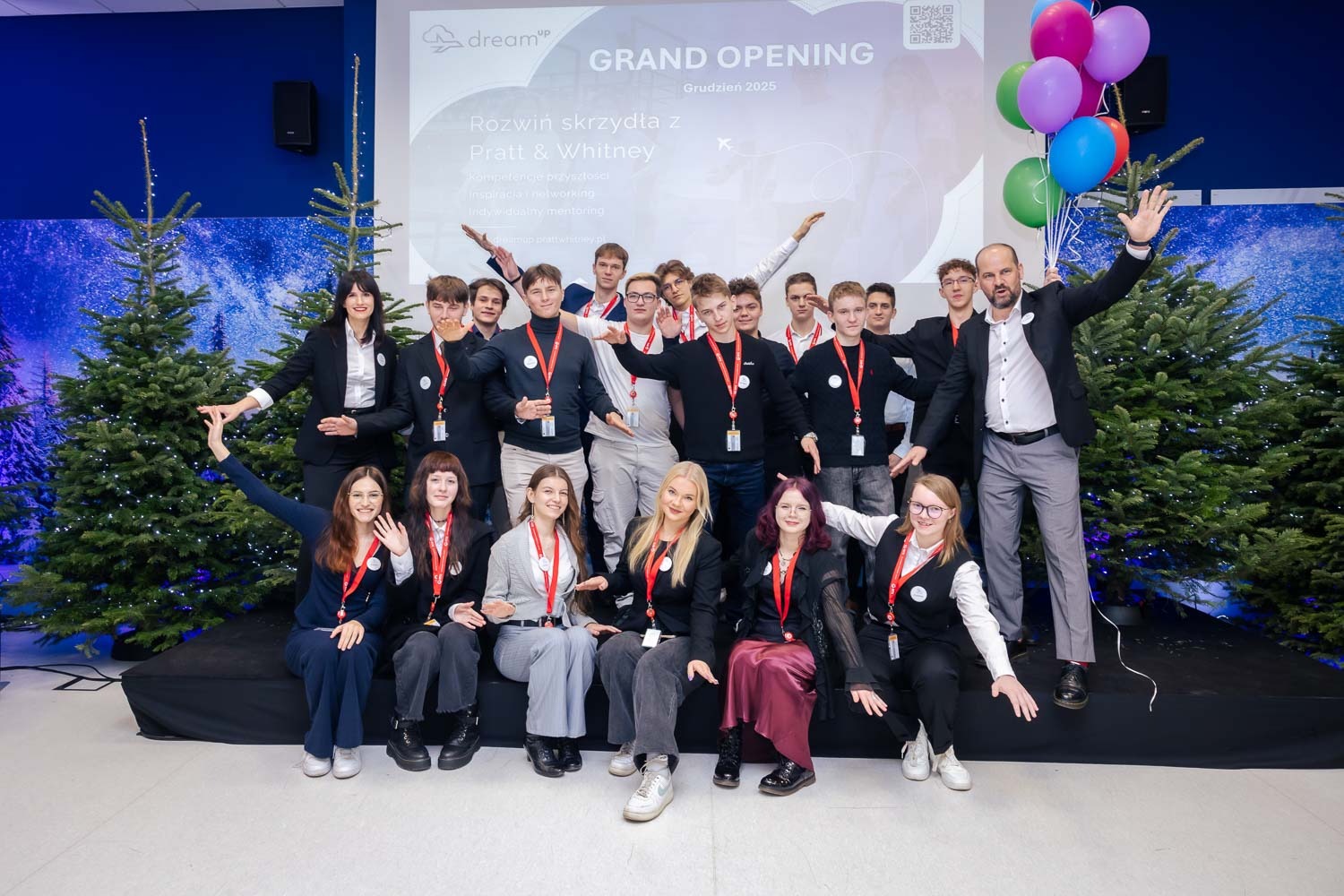 zdjęcie z uroczystego otwarcia 2 edycji programu DreamUp w kampusie firmy Pratt&Whitney w Rzeszowie, fot. Tadeusz Poźniak